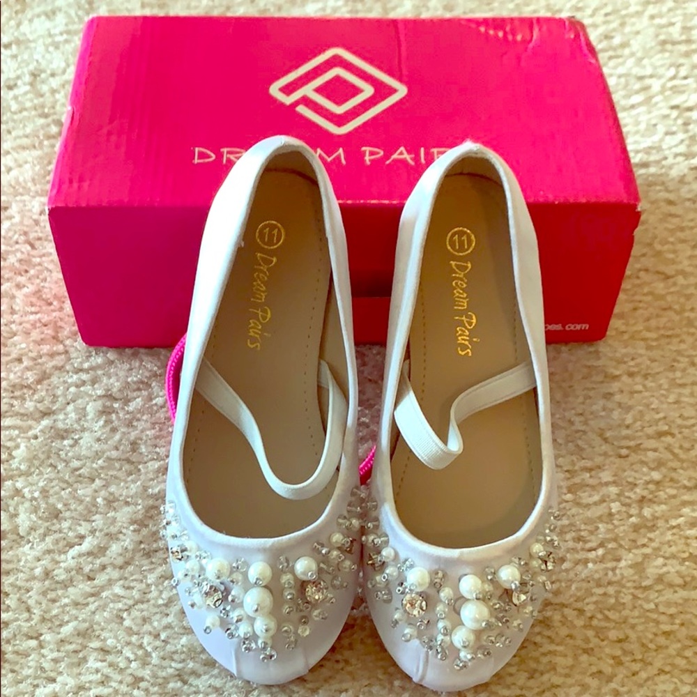 Dream Pairs White Ballerina Flat Shoes